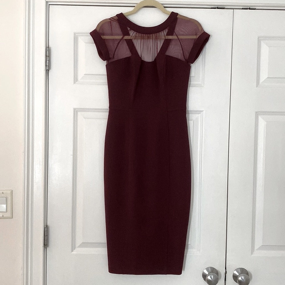 Perfect Condition Maggy London illusion neckline dress!